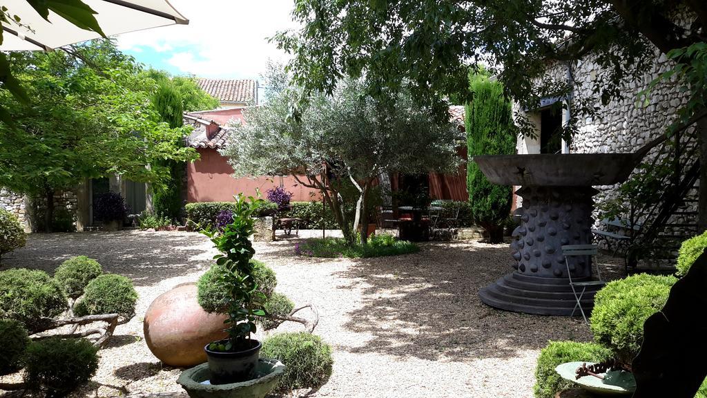 La Mazade De Saint Mamert Rum bild